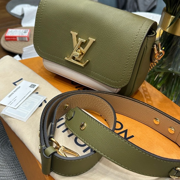 Louis Vuitton Lockme Tender Handbag Leather Green - Picture 10 of 16